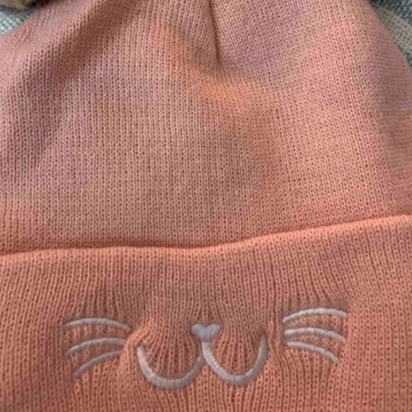 Cat Face Pompom Beanie Hat - Picture 4 of 4